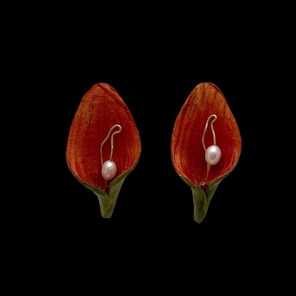 Handcrafted Calla Lily Clip Earrings With 14K Wire and Freshwater Pearl - Picture 4 of 11